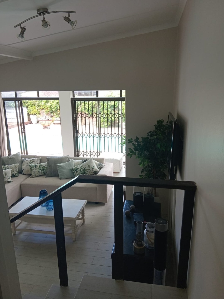 6 Bedroom Property for Sale in Gonubie Eastern Cape